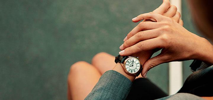 زنان ساعت را در کدام دست می بندند